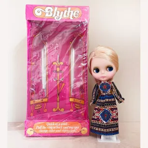 Kenner Blythe Blonde Orginal Clothing